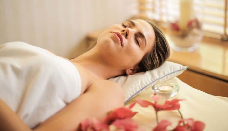 Can A Massage Help With Frequent Migraines? | migraine | London Mobile Massage LMMT relxation massage feature image migraine