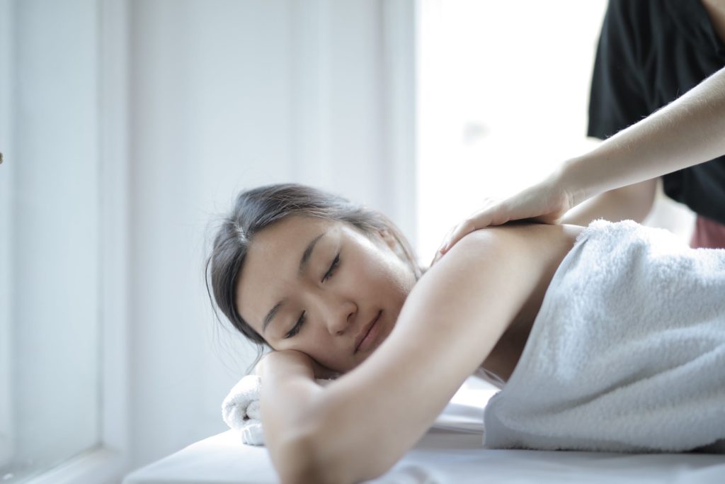 The Advantages Of Mobile Massage In Your Home | mobile massage | London Mobile Massage london mobile massage massage appointment feature image mobile massage